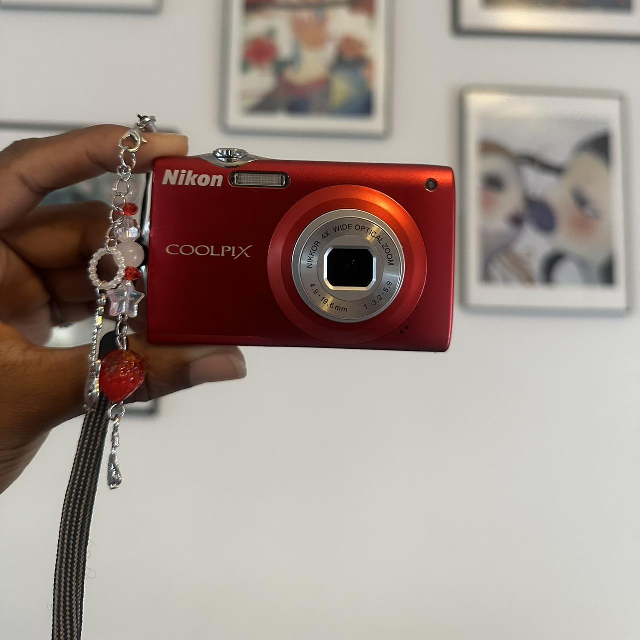 Pre-Owend Nikon Coolpix S205 with 12.0 Megapixels 📸.