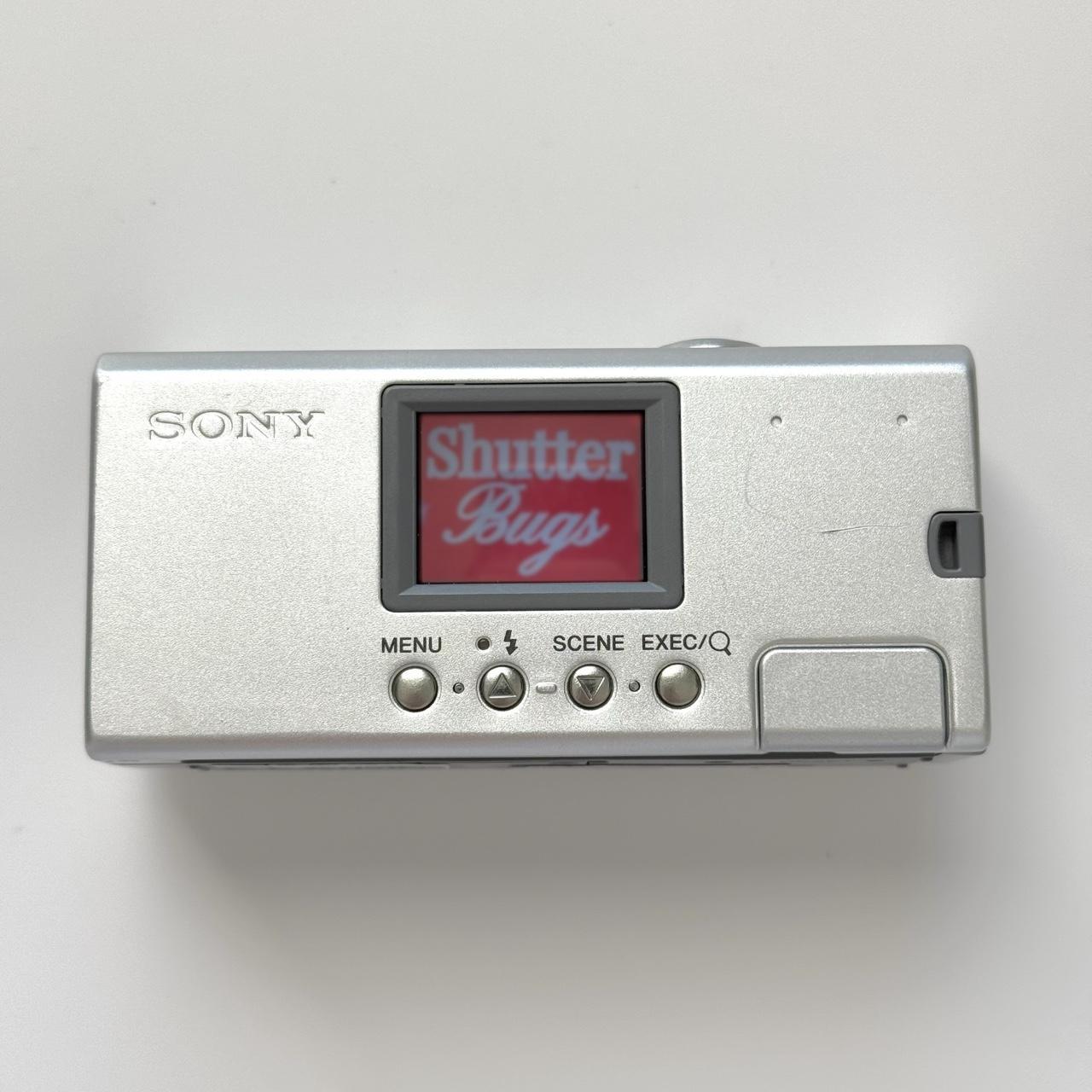 Pre-Owend Sony CyberShot U40 Mini Digital Camera Bundle