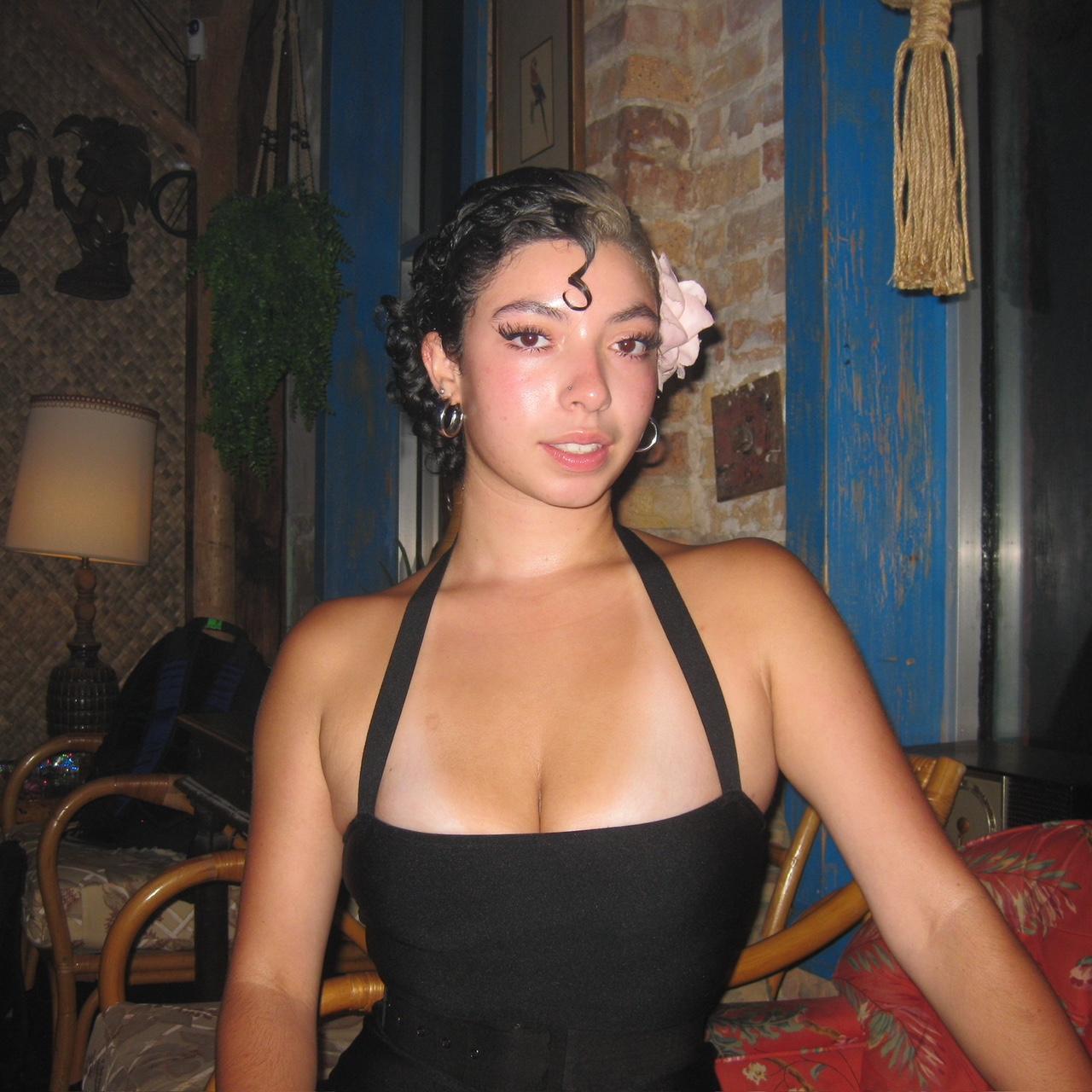 Pre-Owend Canon Powershot SD790 IS with 10.0 Megapixels 📸