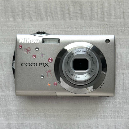 Pre-Owend Nikon Coolpix S4000 Digital Camera Bundle