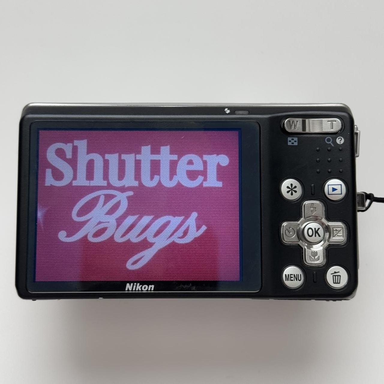 Pre-Owend Nikon Coolpix S560 Digital Camera