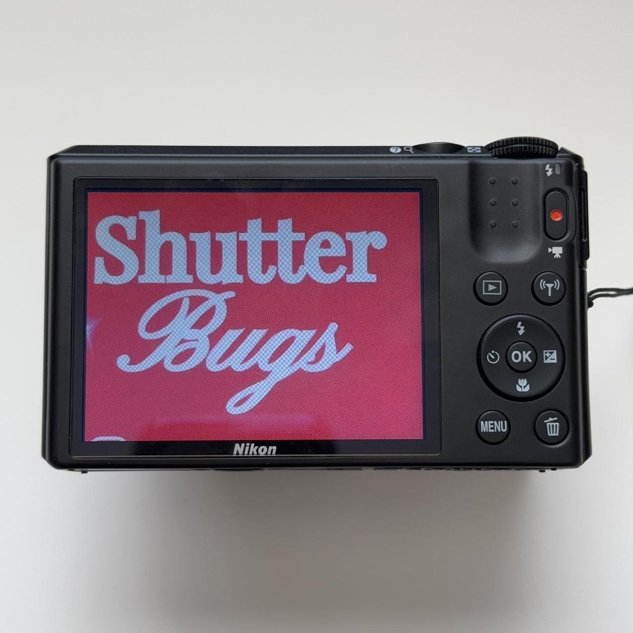 Pre-Owend Nikon Coolpix S7000 Digital Camera Bundle