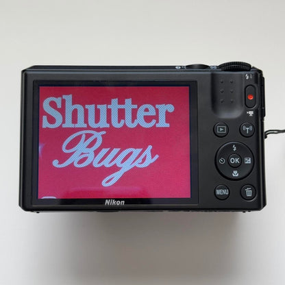 Pre-Owend Nikon Coolpix S7000 Digital Camera Bundle