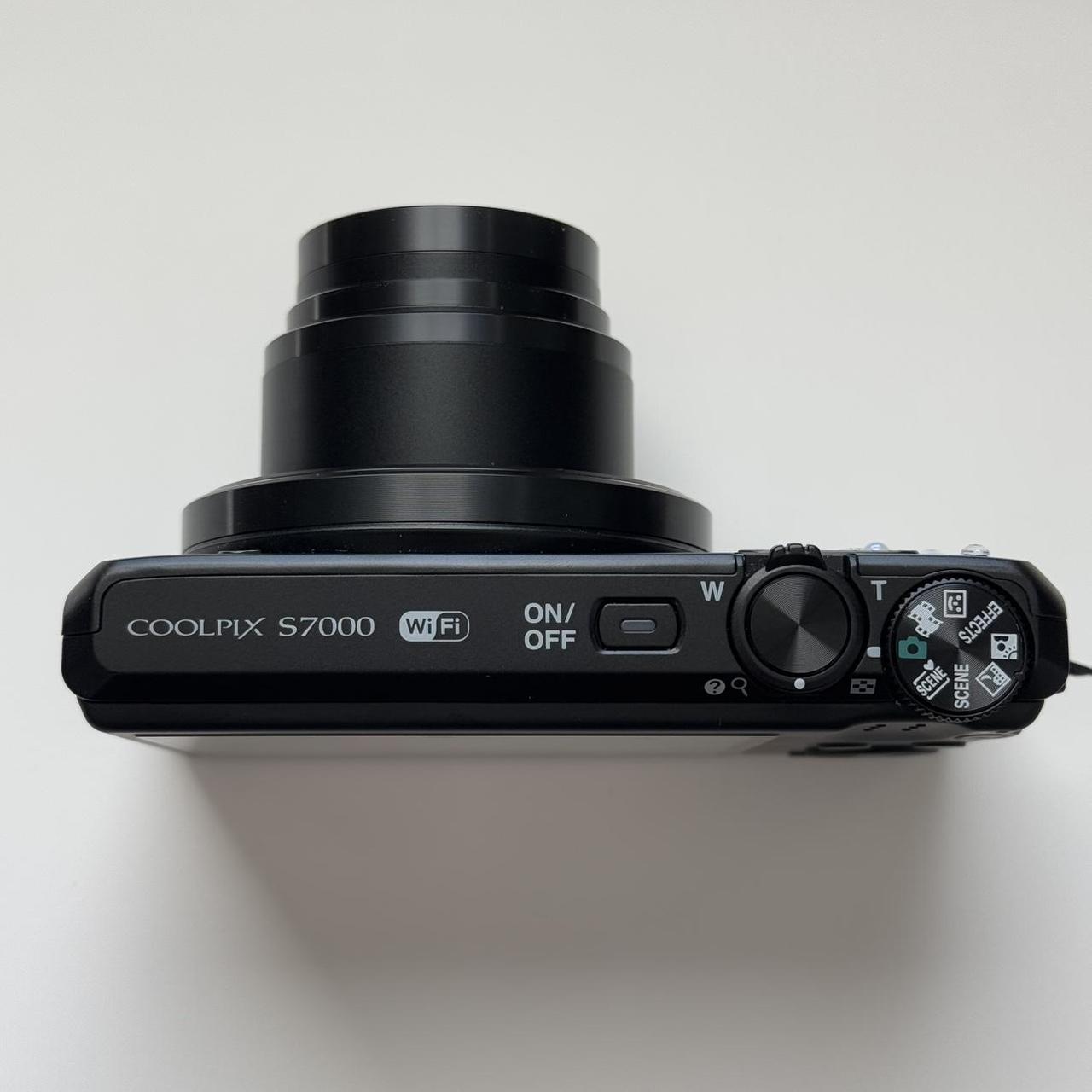 Pre-Owend Nikon Coolpix S7000 Digital Camera Bundle