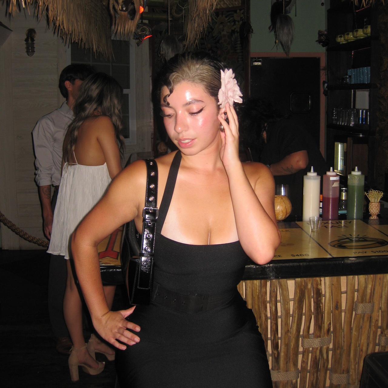 Pre-Owend Canon Powershot SD790 IS with 10.0 Megapixels 📸