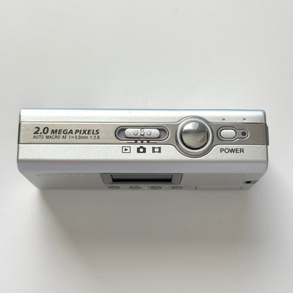 Pre-Owend Sony CyberShot U40 Mini Digital Camera Bundle