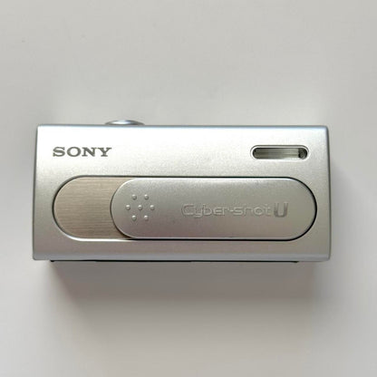 Pre-Owend Sony CyberShot U40 Mini Digital Camera Bundle
