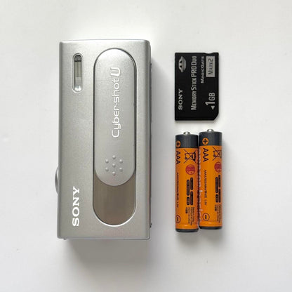 Pre-Owend Sony CyberShot U40 Mini Digital Camera Bundle