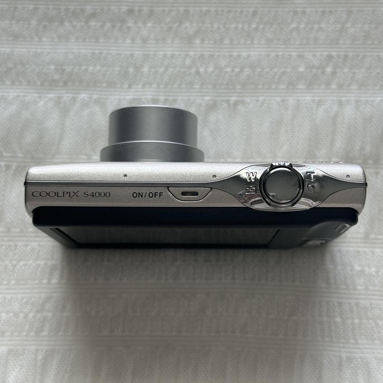 Pre-Owend Nikon Coolpix S4000 Digital Camera Bundle