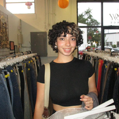 Pre-Owend Canon Powershot Elph 160 with 20.0 Megapixels 📸.