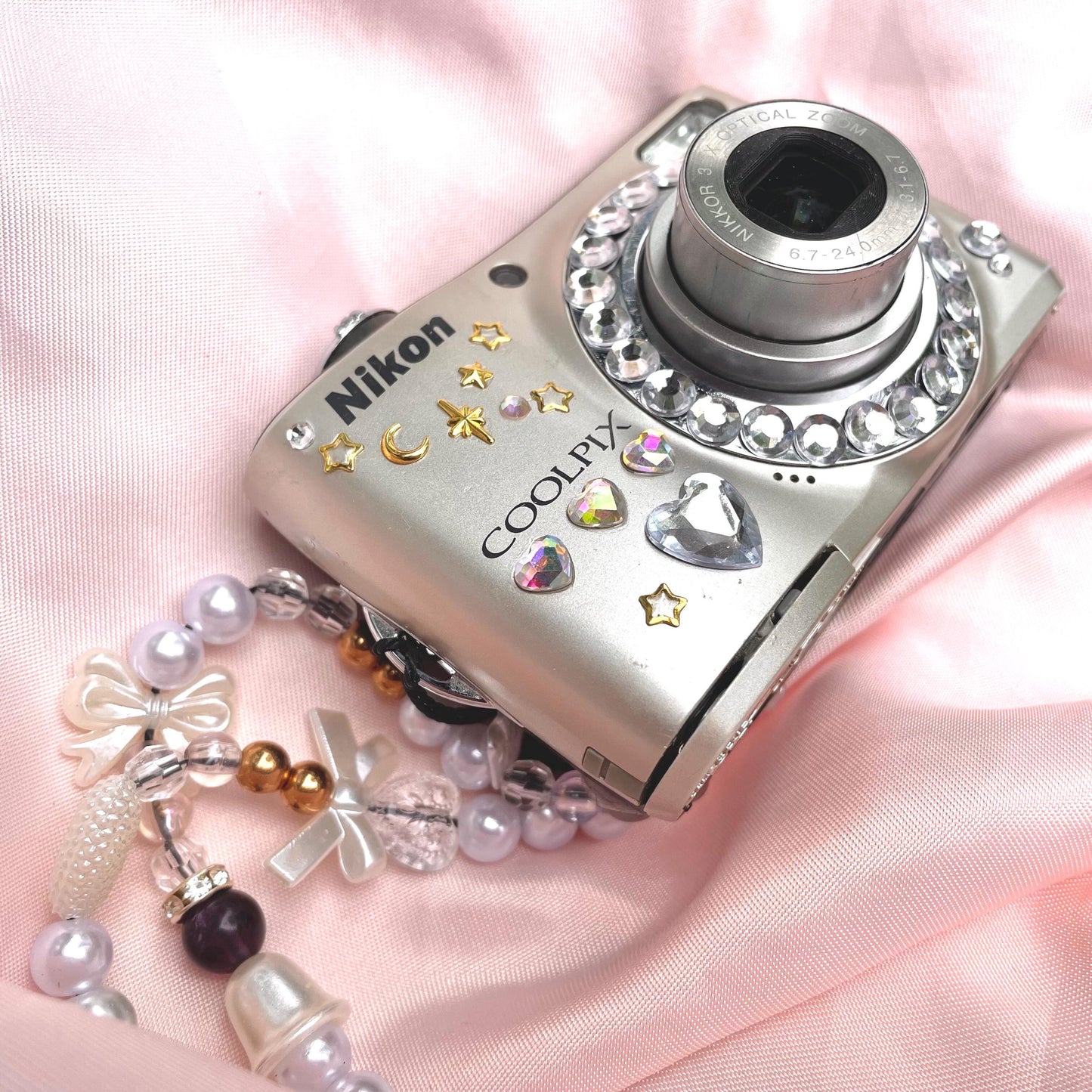 Nikon Coolpix L21 y2k aesthetic decorated digicam with beaded strap PreOwned